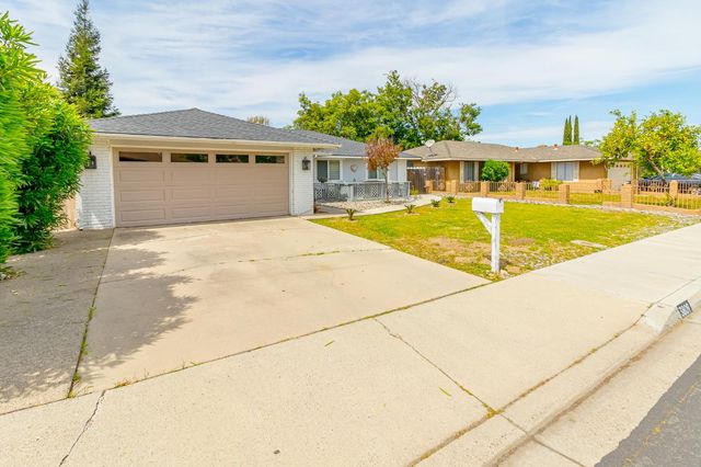 3809 Longbridge Dr, Modesto, CA 95356