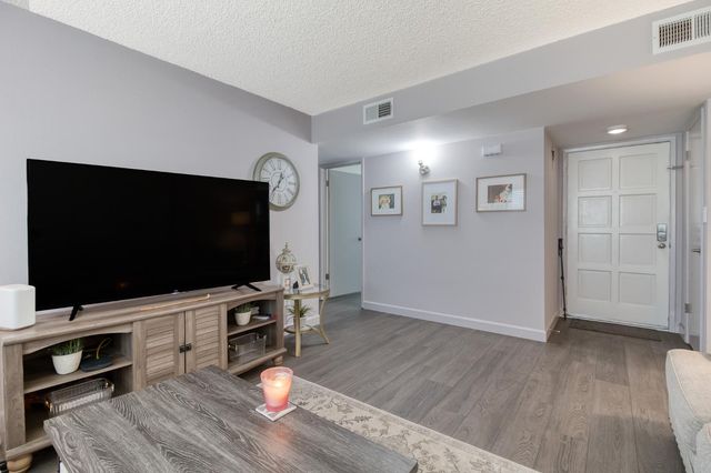 3809 Longbridge Dr, Modesto, CA 95356