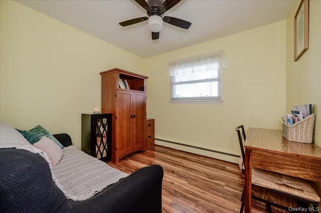 12 Northern Parkway E, Plainview, NY 11803