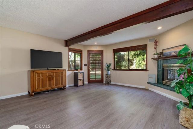 398 Day Road, Ventura, CA 93003