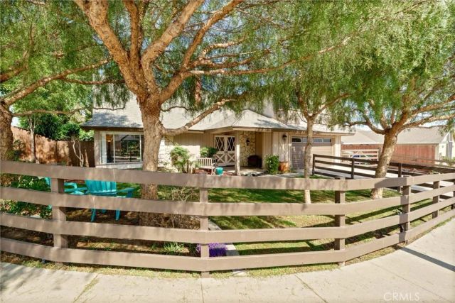 398 Day Road, Ventura, CA 93003