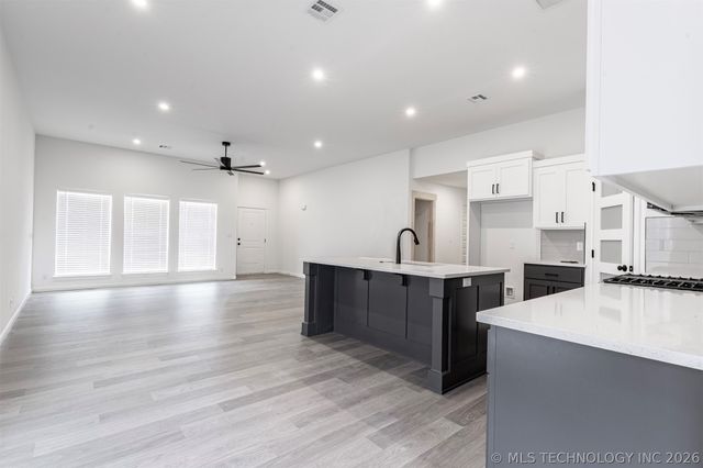 27229 E 109th Street S, Coweta, OK 74429