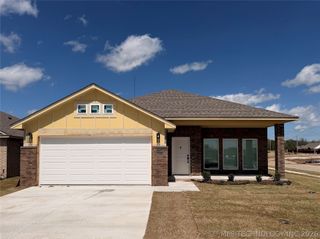 27229 E 109th Street S, Coweta, OK 74429