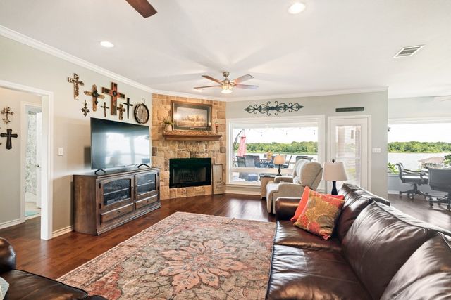 305 Rs County Road 3390, Emory, TX 75440