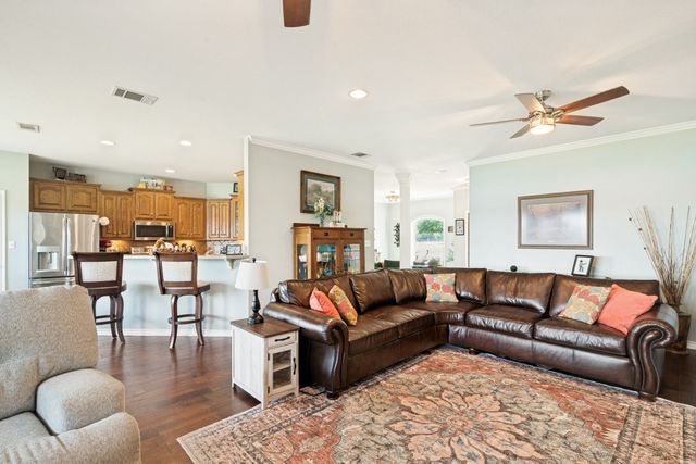 305 Rs County Road 3390, Emory, TX 75440