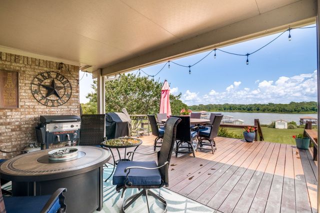 305 Rs County Road 3390, Emory, TX 75440