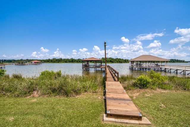 305 Rs County Road 3390, Emory, TX 75440