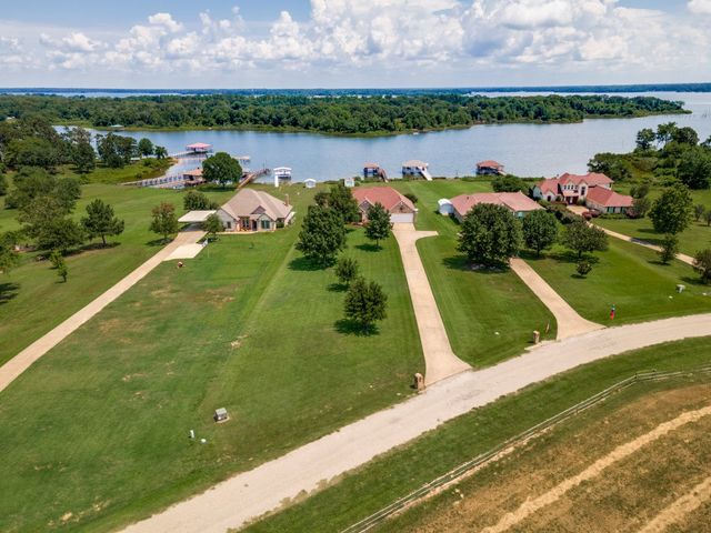 305 Rs County Road 3390, Emory, TX 75440