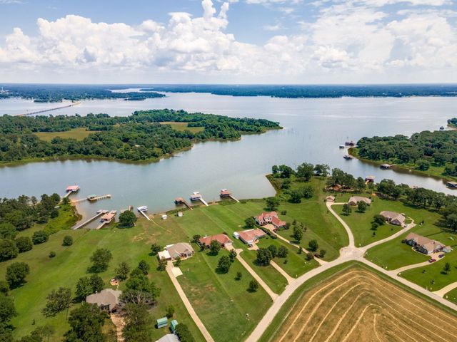 305 Rs County Road 3390, Emory, TX 75440