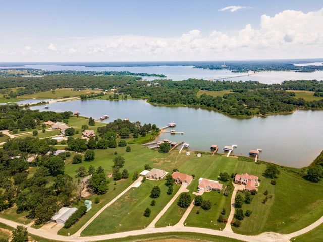 305 Rs County Road 3390, Emory, TX 75440