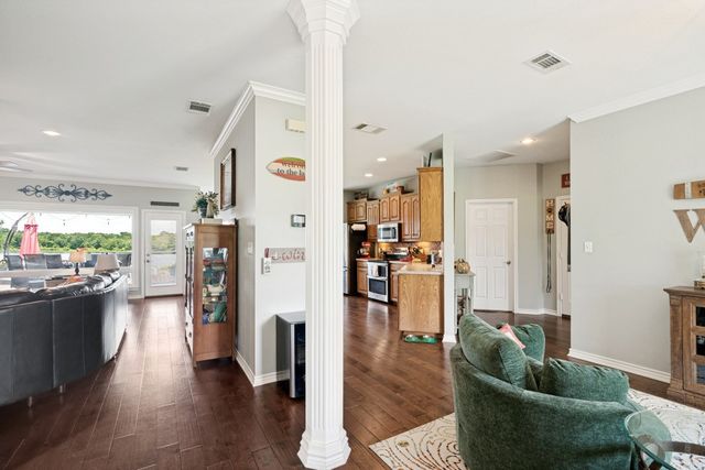 305 Rs County Road 3390, Emory, TX 75440
