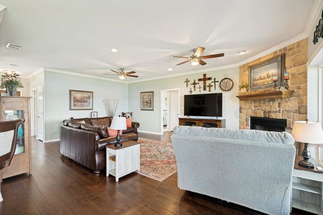 305 Rs County Road 3390, Emory, TX 75440