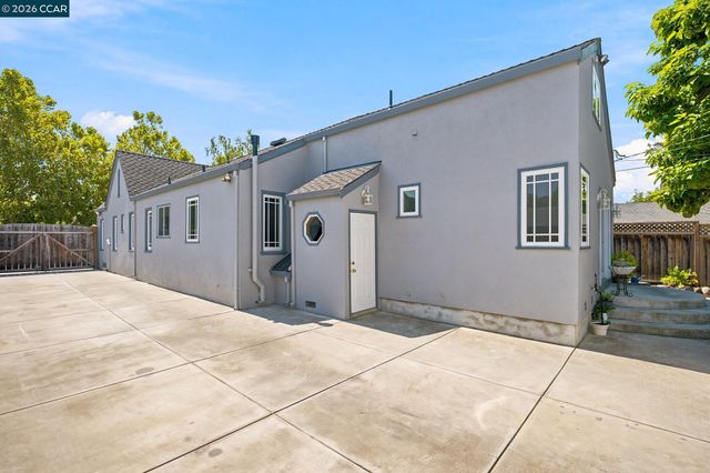 1455 Mckendrie St, San Jose, CA 95126
