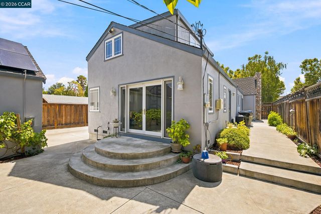 1455 Mckendrie St, San Jose, CA 95126