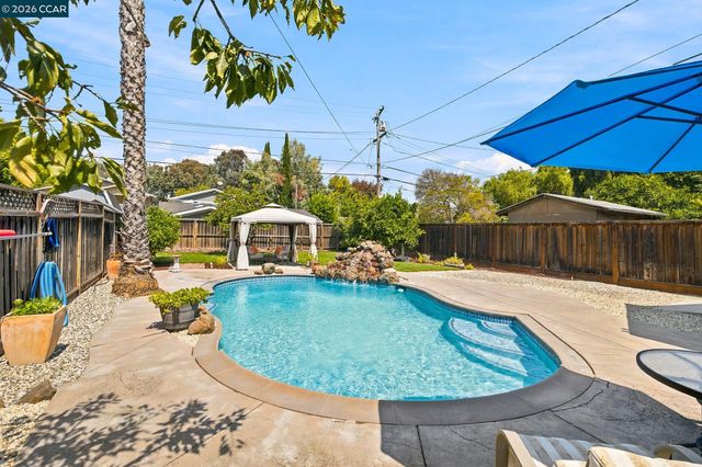 1455 Mckendrie St, San Jose, CA 95126