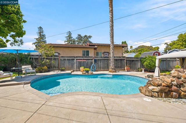 1455 Mckendrie St, San Jose, CA 95126