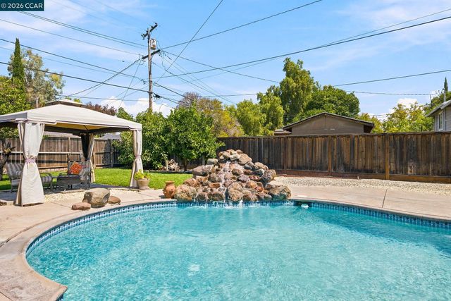 1455 Mckendrie St, San Jose, CA 95126