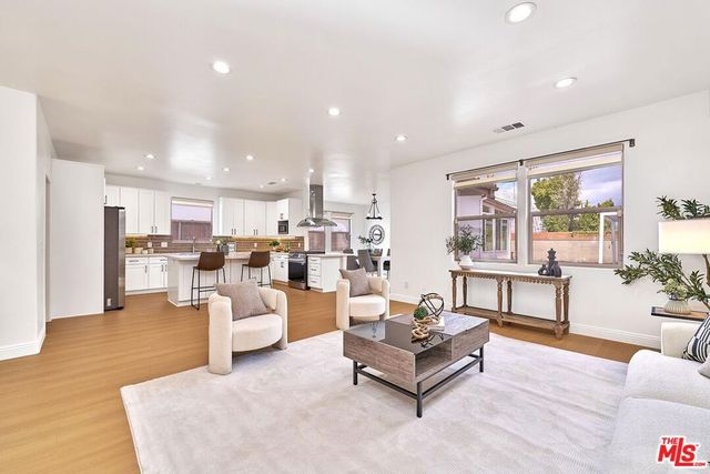 646 N Sierra Bonita Avenue, Los Angeles, CA 90036