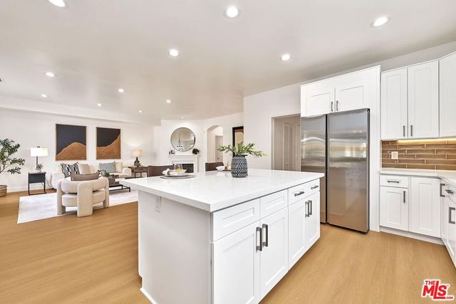 646 N Sierra Bonita Avenue, Los Angeles, CA 90036