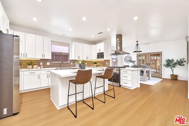 646 N Sierra Bonita Avenue, Los Angeles, CA 90036