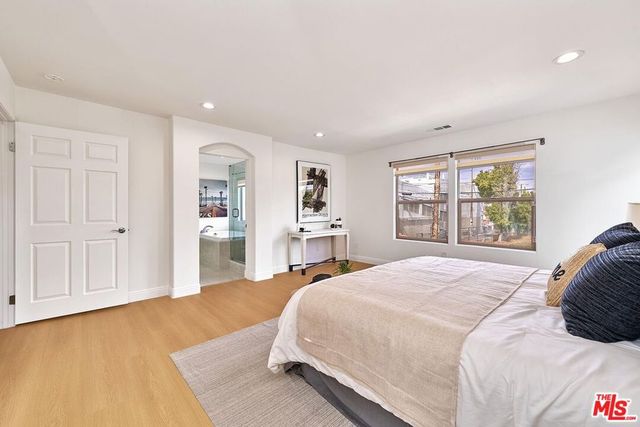 646 N Sierra Bonita Avenue, Los Angeles, CA 90036