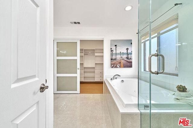 646 N Sierra Bonita Avenue, Los Angeles, CA 90036