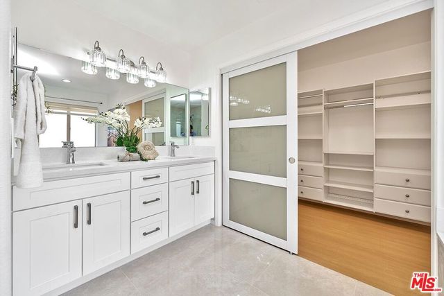 646 N Sierra Bonita Avenue, Los Angeles, CA 90036