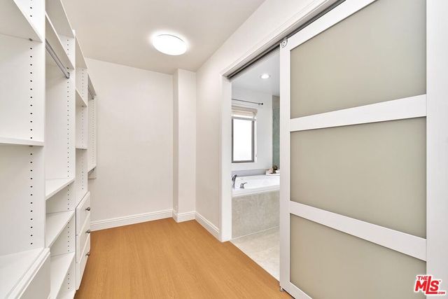 646 N Sierra Bonita Avenue, Los Angeles, CA 90036