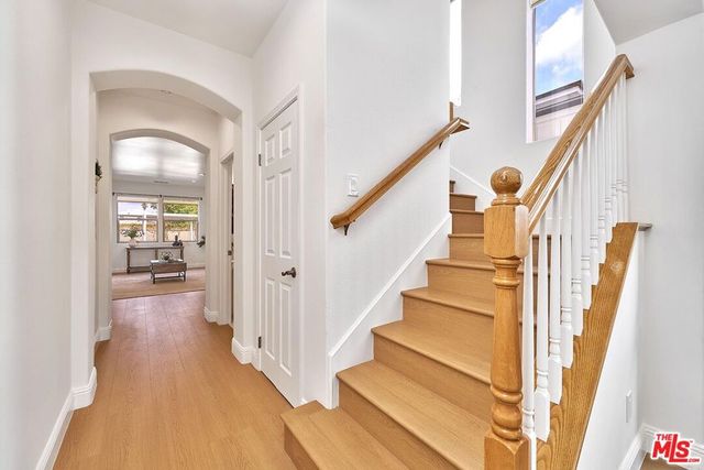 646 N Sierra Bonita Avenue, Los Angeles, CA 90036