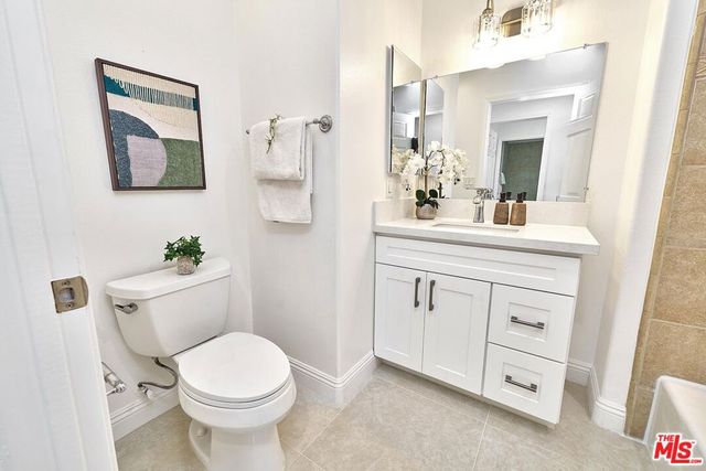 646 N Sierra Bonita Avenue, Los Angeles, CA 90036