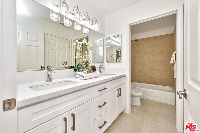 646 N Sierra Bonita Avenue, Los Angeles, CA 90036