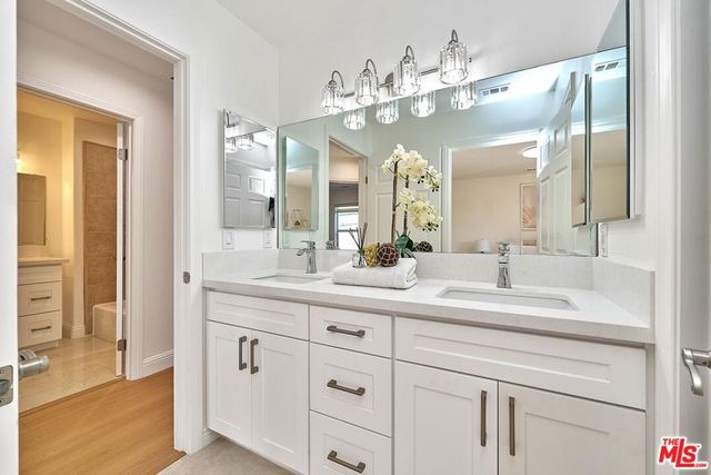 646 N Sierra Bonita Avenue, Los Angeles, CA 90036