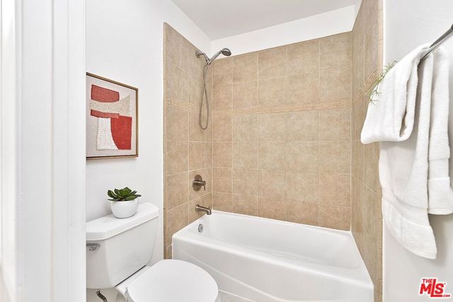 646 N Sierra Bonita Avenue, Los Angeles, CA 90036