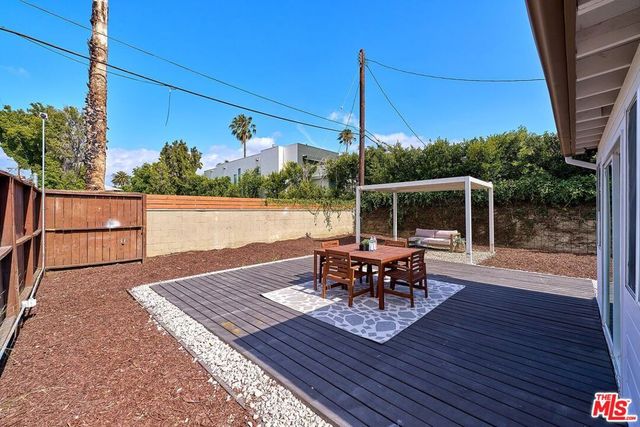 646 N Sierra Bonita Avenue, Los Angeles, CA 90036