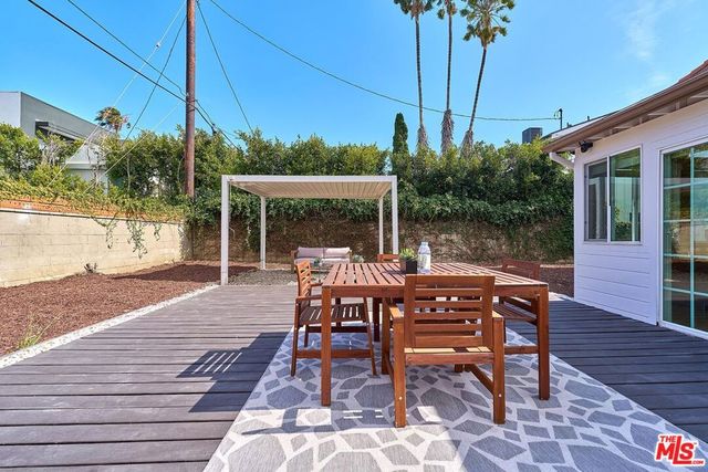 646 N Sierra Bonita Avenue, Los Angeles, CA 90036