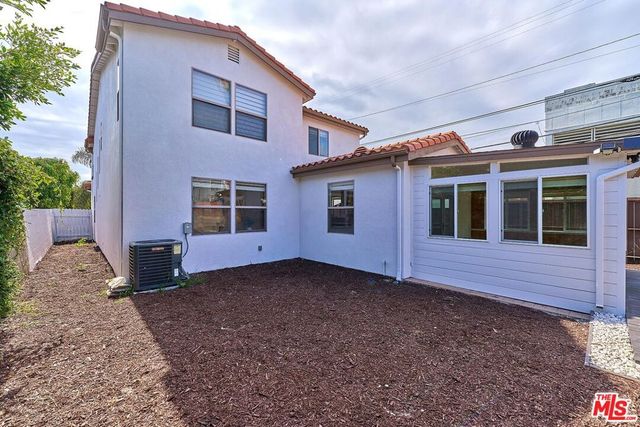 646 N Sierra Bonita Avenue, Los Angeles, CA 90036