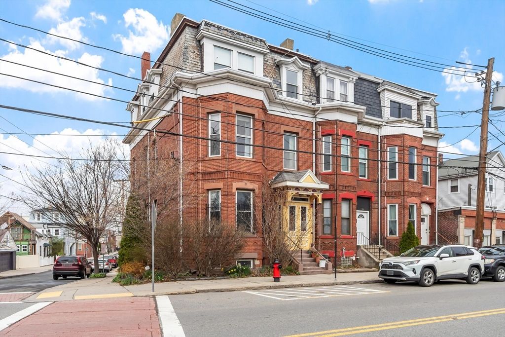 126 Washington Ave 2, Chelsea, MA 02150