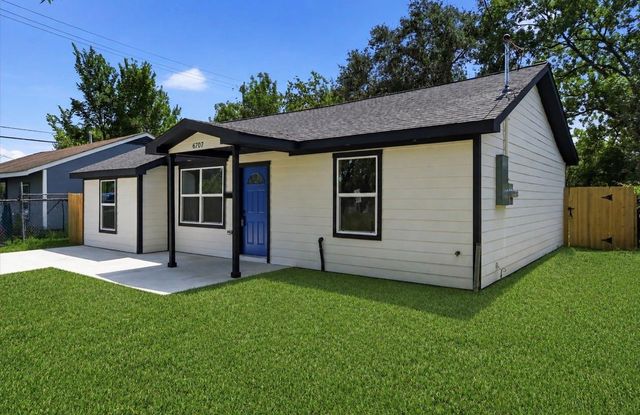 6707 New York Street, Houston, TX 77021