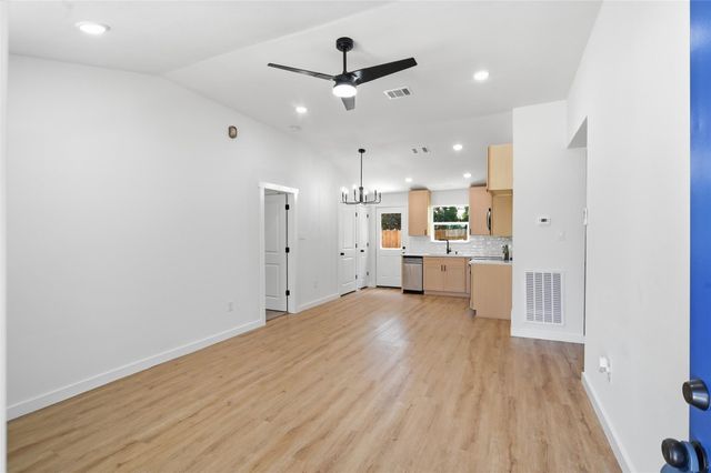 6707 New York Street, Houston, TX 77021