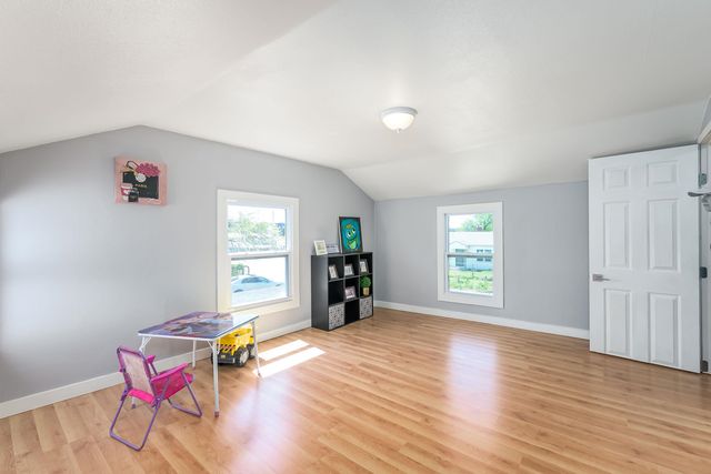706 N Piatt Ave, Wichita, KS 67214