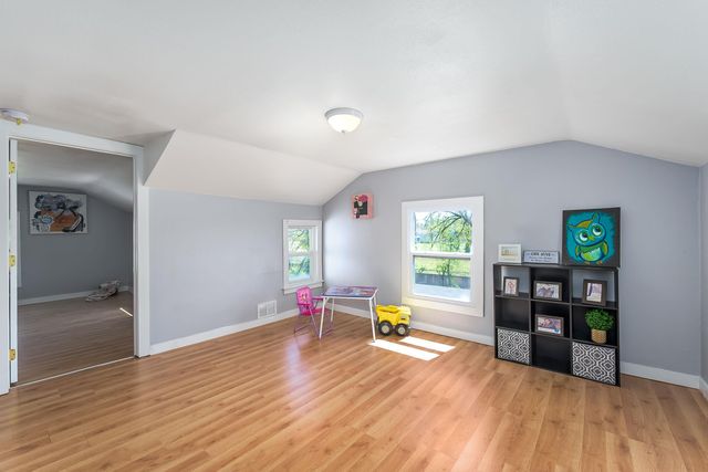 706 N Piatt Ave, Wichita, KS 67214