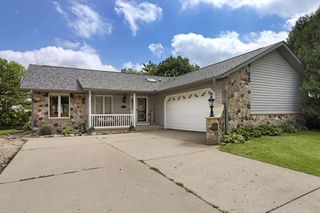 645 W Estate COURT, Elkhorn, WI 53121