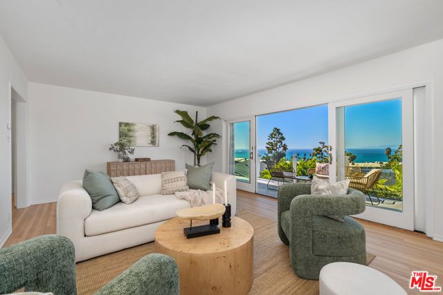 241 Calle Mayor, Redondo Beach, CA 90277