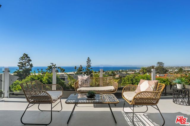 241 Calle Mayor, Redondo Beach, CA 90277