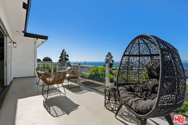 241 Calle Mayor, Redondo Beach, CA 90277