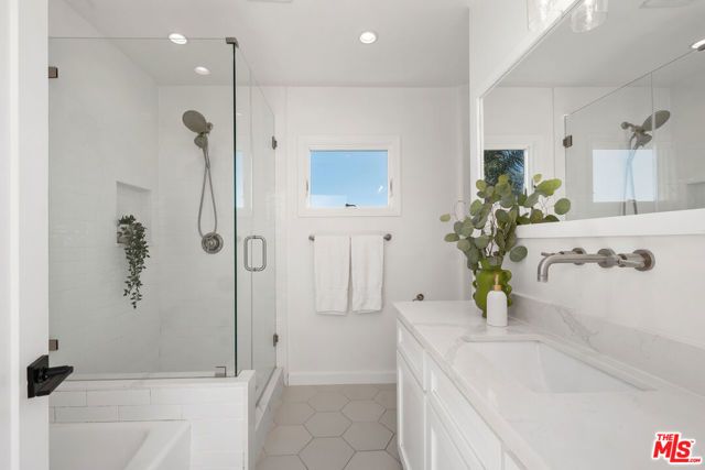 241 Calle Mayor, Redondo Beach, CA 90277