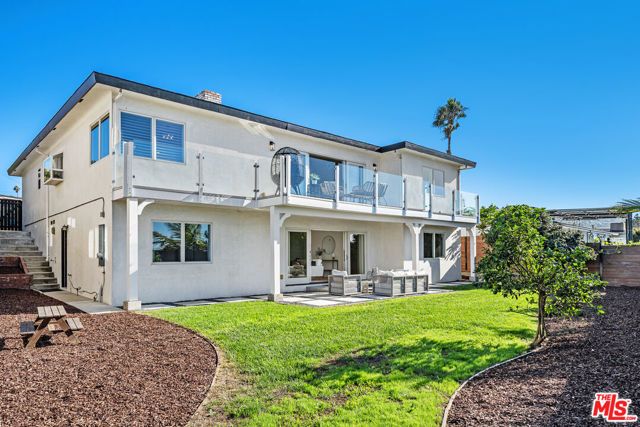 241 Calle Mayor, Redondo Beach, CA 90277