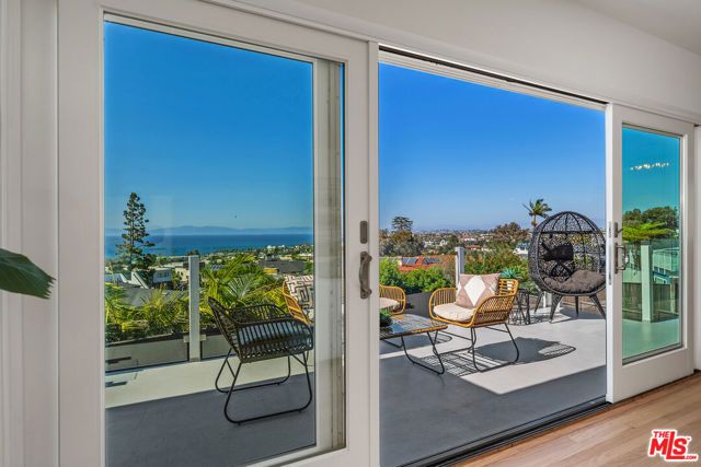 241 Calle Mayor, Redondo Beach, CA 90277