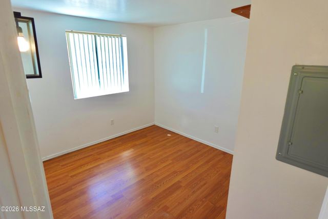 350 N Silverbell Rd Apt 116, Tucson, AZ 85745