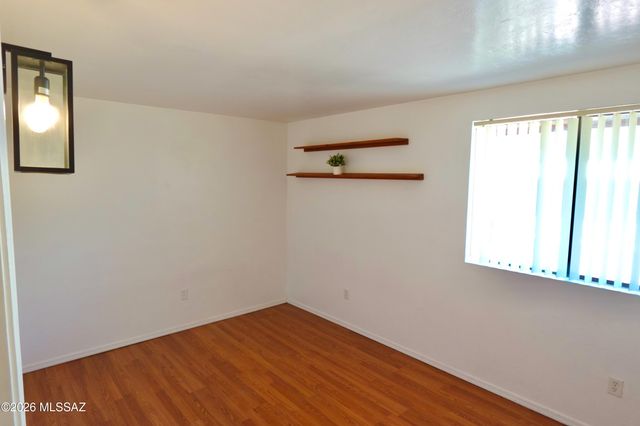 350 N Silverbell Rd Apt 116, Tucson, AZ 85745